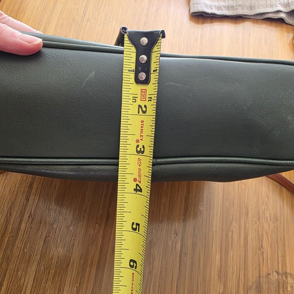 Dooney & Bourke Toggle Crossbody Bag Green Xtra Strap EUC Florentine Leather - Picture 15 of 15